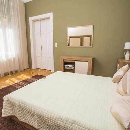 Novak Apartman Szeged Buitenkant foto