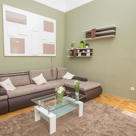 Novak Apartman Szeged Buitenkant foto