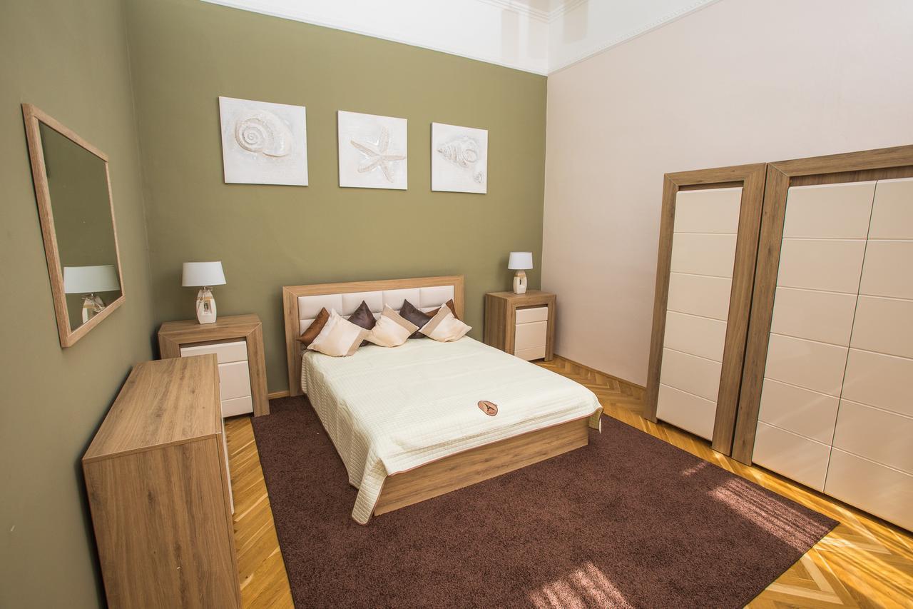 Novak Apartman Szeged Buitenkant foto