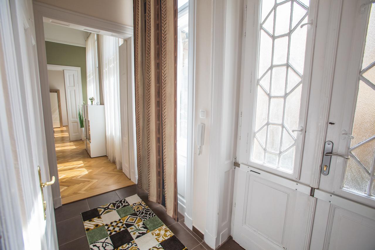 Novak Apartman Szeged Buitenkant foto